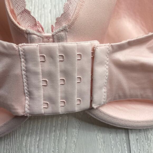 Victoria’s Secret Women's Blush Pink Perfect Coverage Underwire Bra Size 44C - Picture 4 of 13